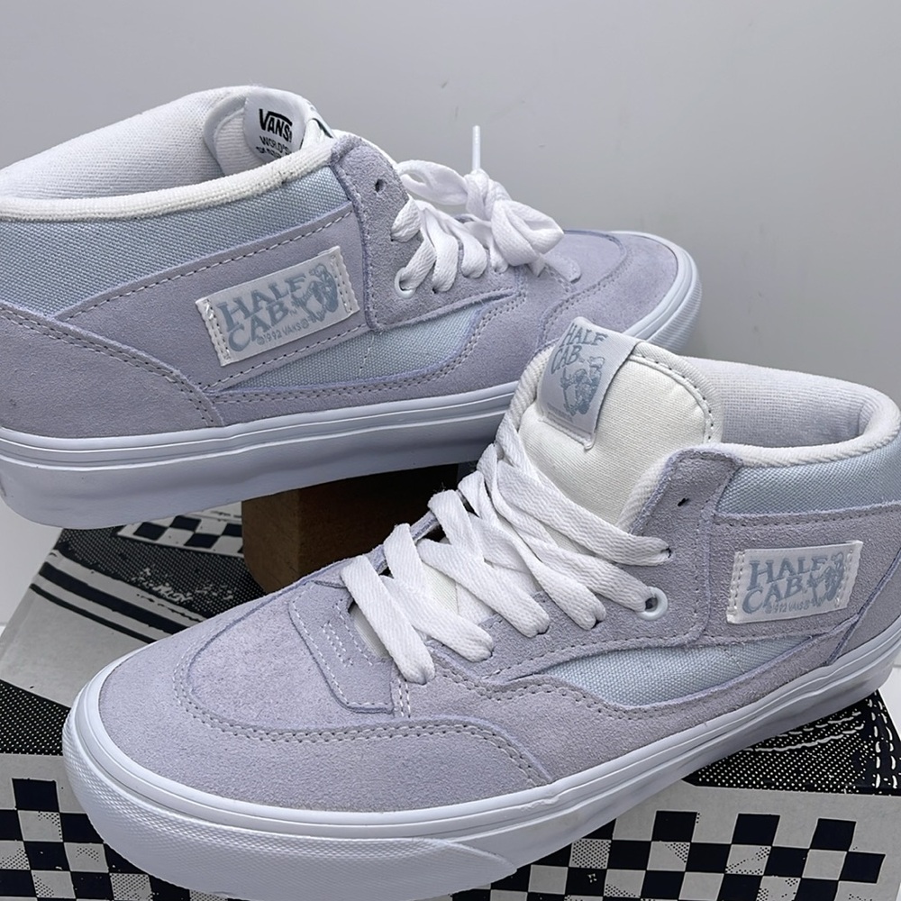 Vans Men’s Skate Half Cab
Light Blue/White
VN0A5KYABGX Sneakers - Picture 10 of 16